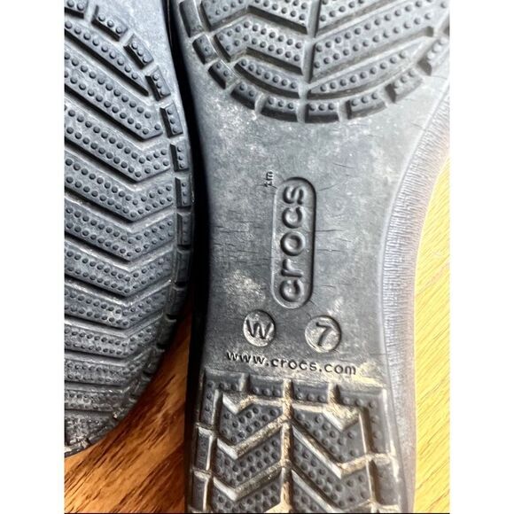 Crocs Black Ballet Flats Women’s Size 7 Cap Toe Slip On Shoes - Picture 8 of 8